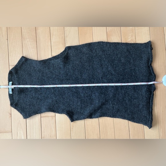 alpaca knit sleeveless mock neck • vintage asia • minimalist sweater - Picture 9 of 14